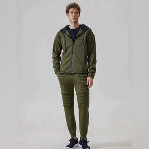 Coofandy Solid Color Outdoor Sports Sets Army Green M NWT IN PACKAGE